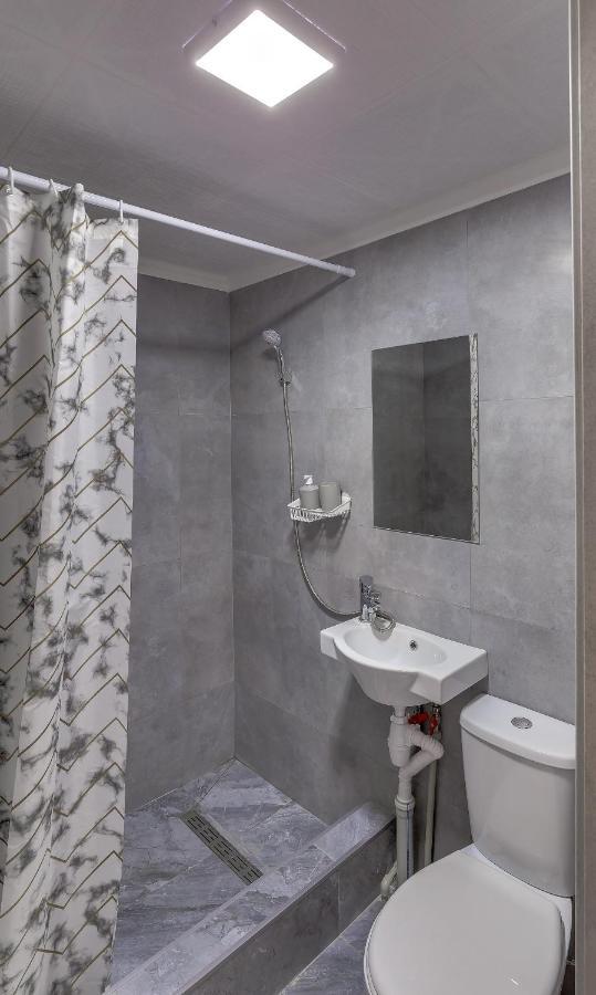 Yourhouse На Розыбакиева Утепова Недалеко От Меги Almaty Ngoại thất bức ảnh